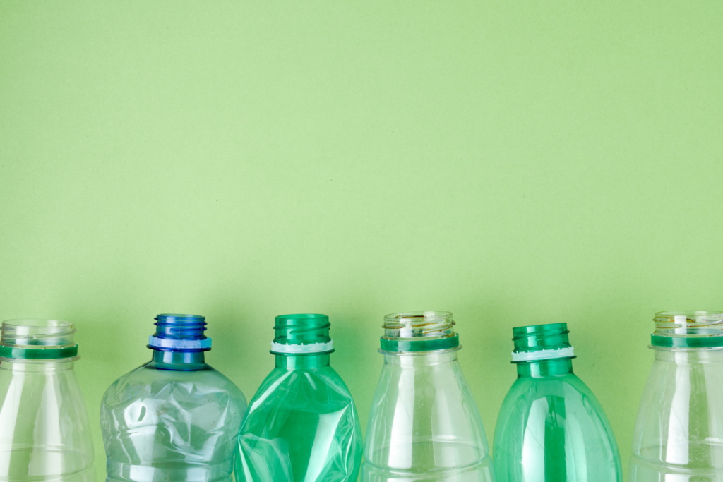 Glasflaschen oder Plastik, Mehrwegflaschen, Einwegplastik, Recycling